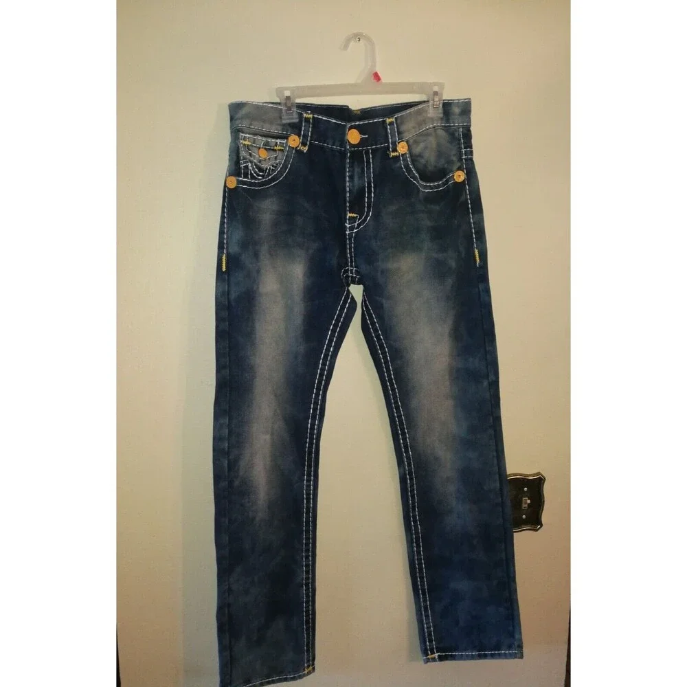 New with tags True Religion Billy Big T 78 Urban Cow 24-5030MBT2 Jeans Size 34